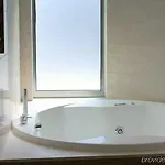 Отель Sea Art Вадо-Лигуре